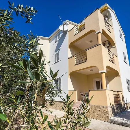 - Mulo 5951a Apartman Vrsi